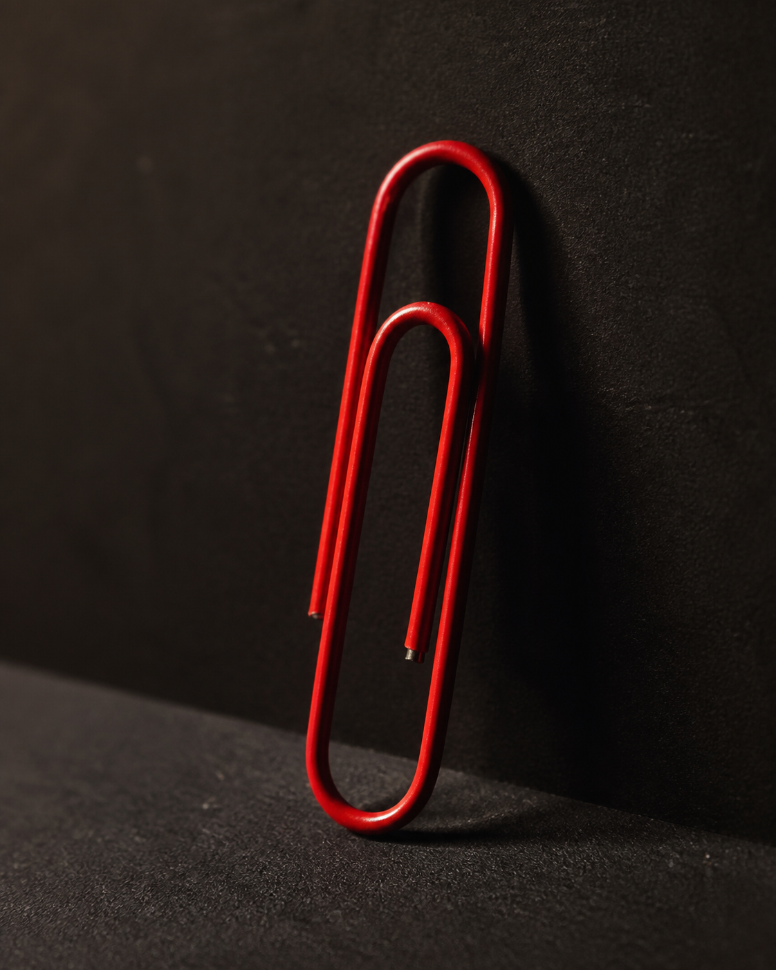 Object 000, the original red paperclip